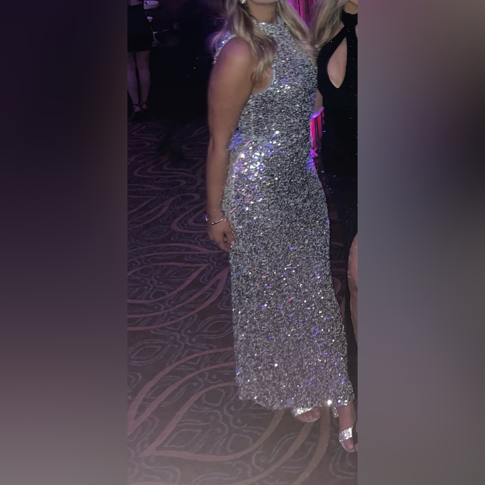 Deluc Nucci Sequin Gown in M - Picture 5 of 6